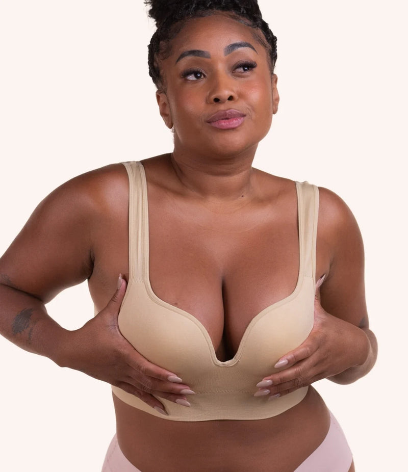 Realza tu escote con naturalidad